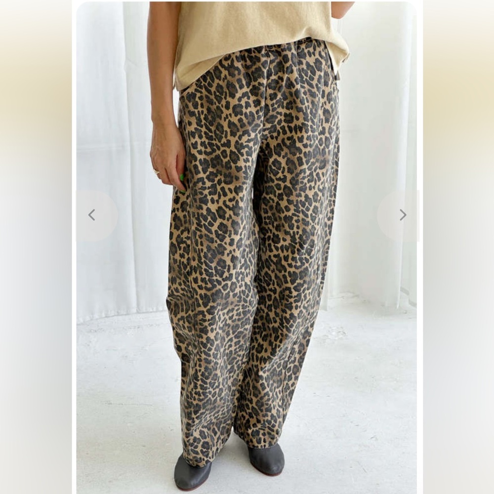 Le Bon Shoppe Leopard arc Women's Pants M long inseam!